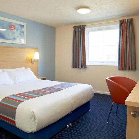 Travelodge Newbury Tot Hill Highclere Buitenkant foto