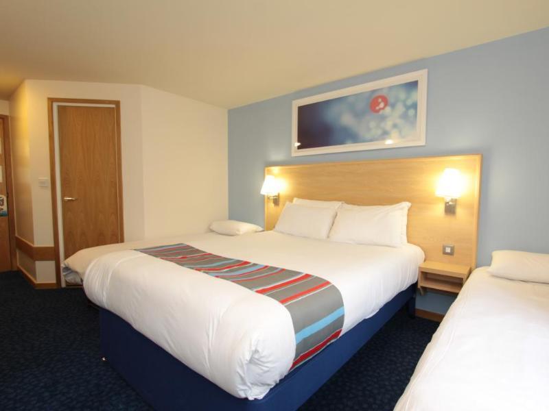 Travelodge Newbury Tot Hill Highclere Buitenkant foto
